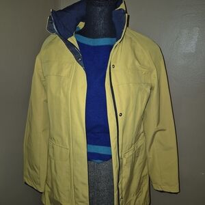 Pendleton Men's Yellow Raincoat with Blue Lining